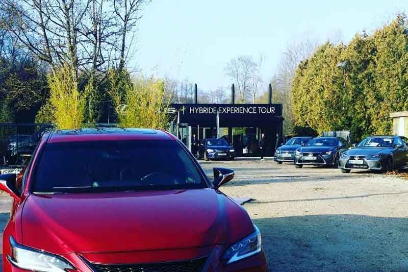 Grand parking au restaurant le Ptit imogien
